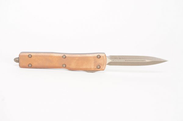 Microtech UTX-70 D/E Signature Series Copper Top